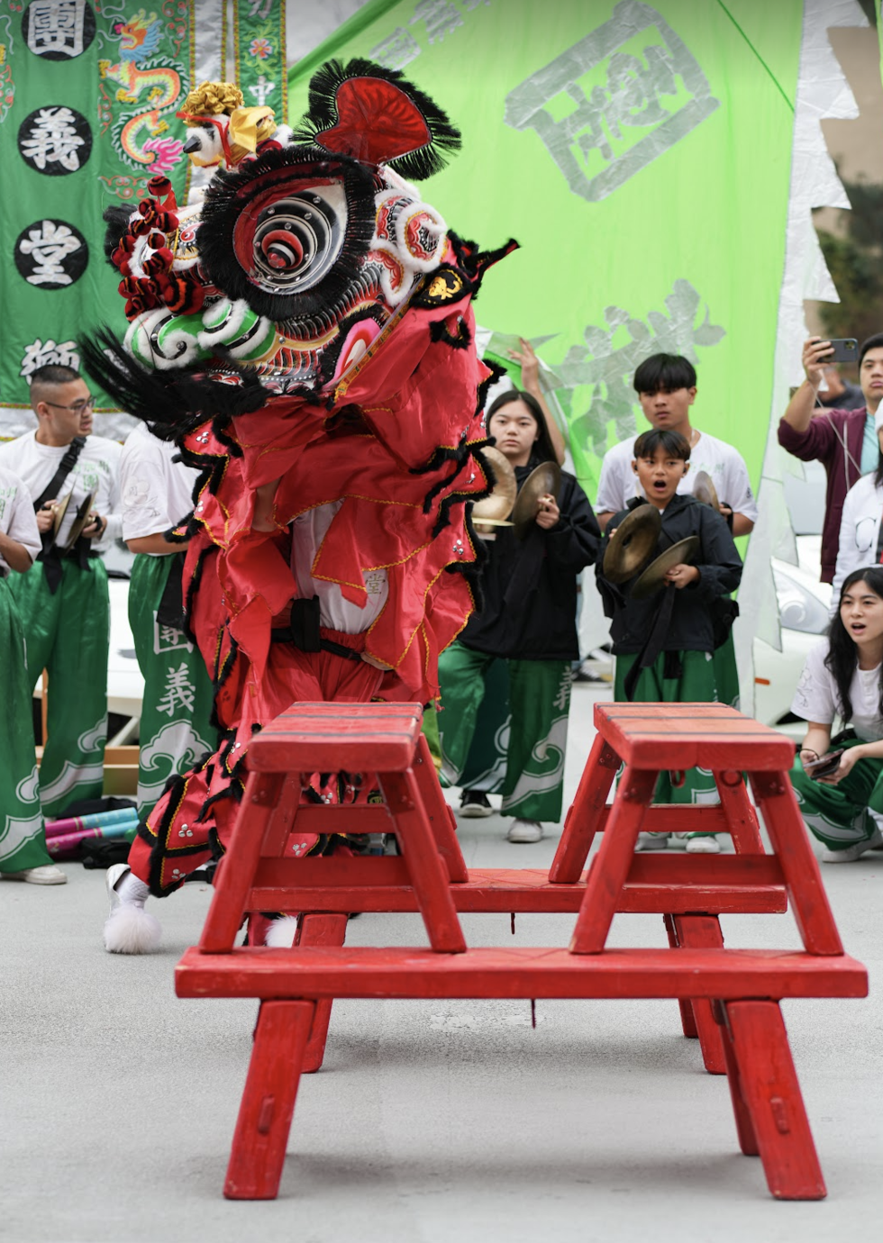 Acrobatic Benches - 