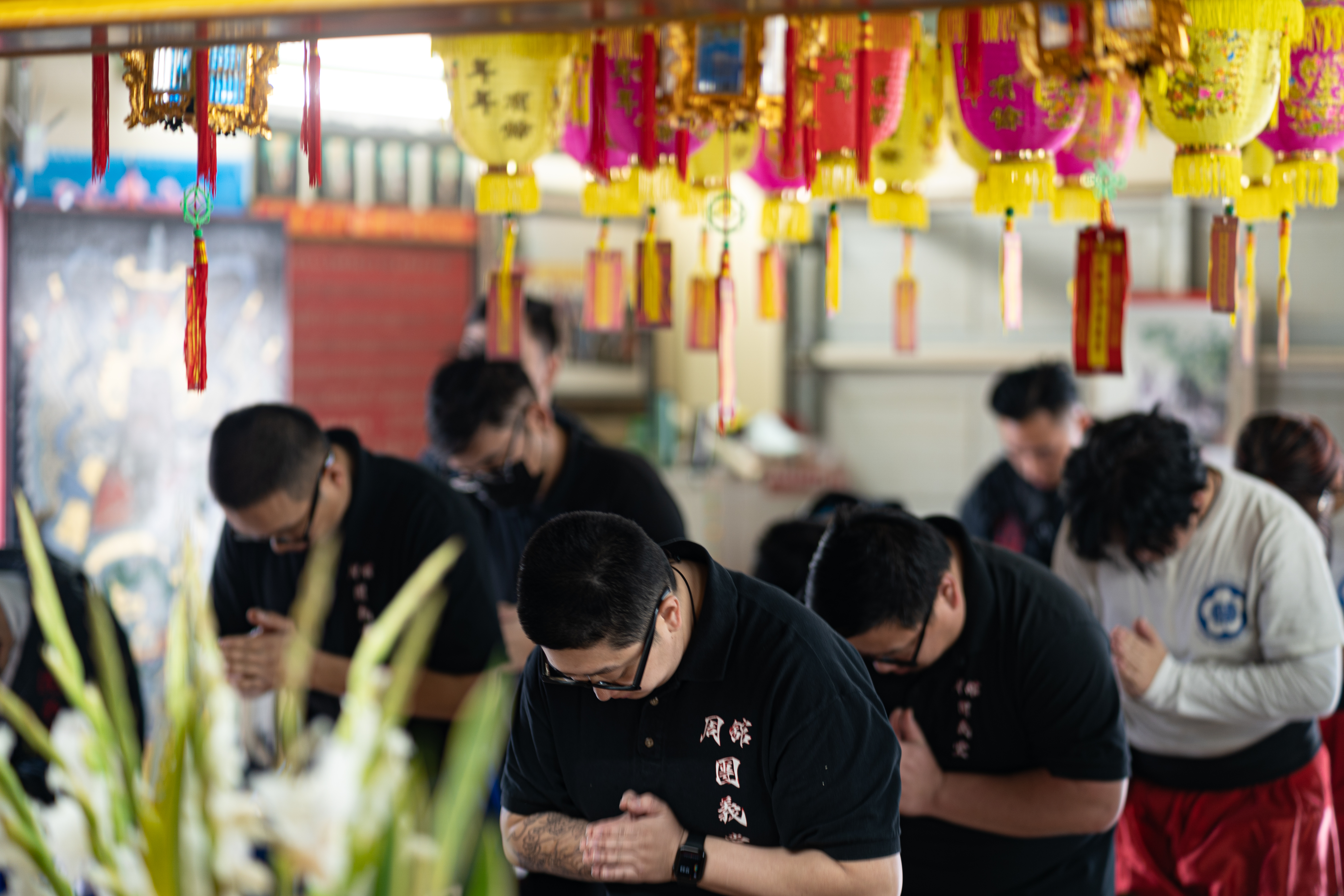 Tyun Yee Tong members bowing.
